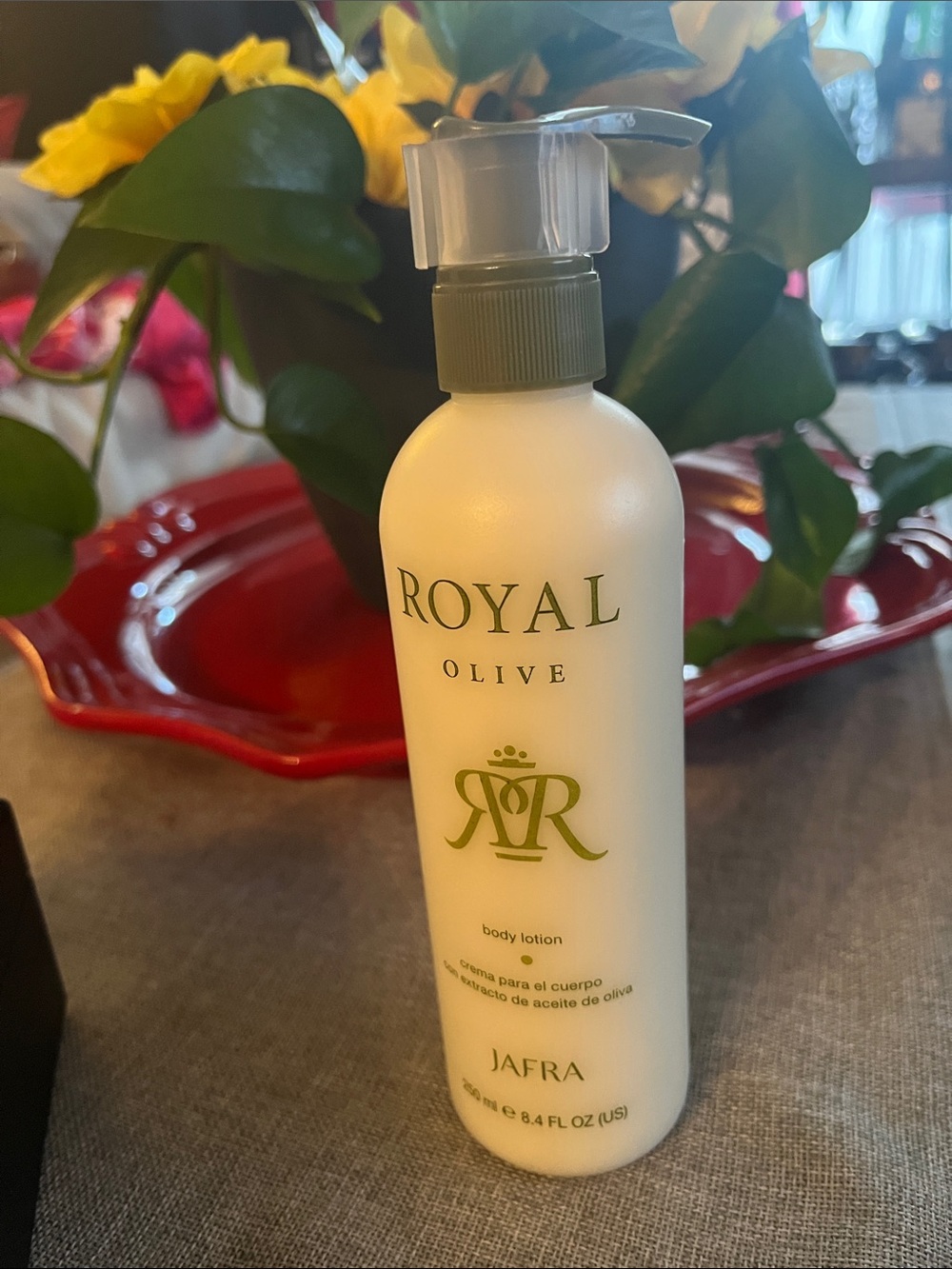 JAFRA Royal Olive Body Lotion Luxurious Hydration